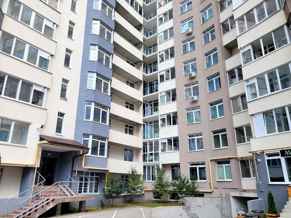 Продаж смарт-квартири без ремонту, вул. Київська