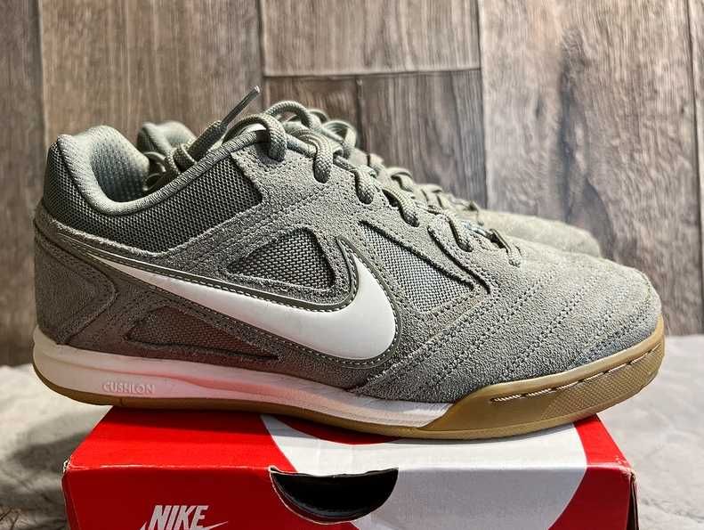 Buty, trampki Nike Gato 40