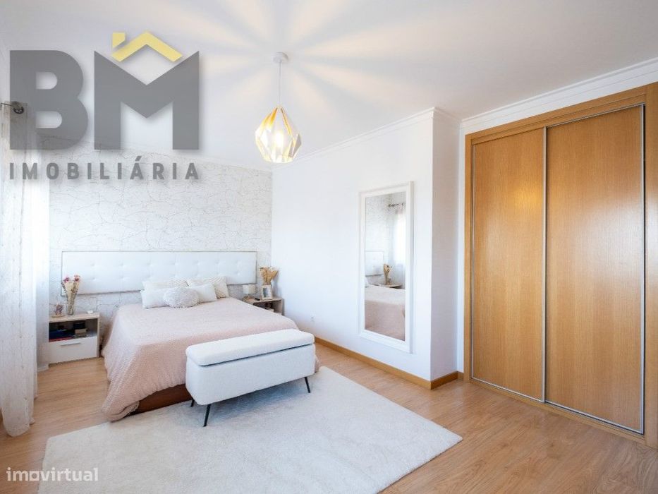 Apartamento T1 convertido em T2 com Tecnologia e Centralidade