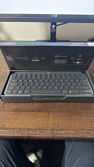 Teclado Logitech MX Keys Mini