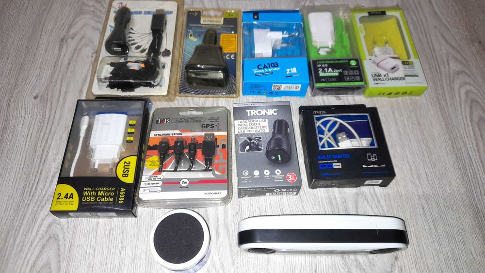 Vários cabos USB + Carregadores