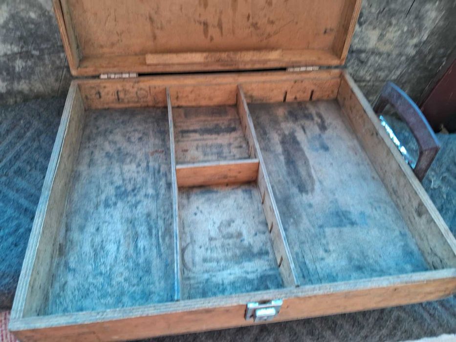 Ящик деревянный и металлический