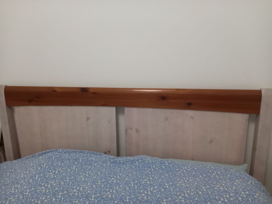 Oportunidade. Cama casal com Estrado. Estilo nórdico.