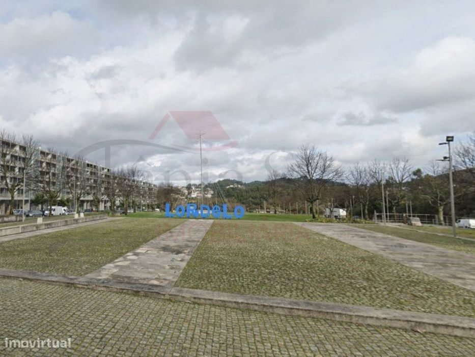 ARRENDAMENTO - Loja de Cabeleireiro Equipada com Carteira de Client...