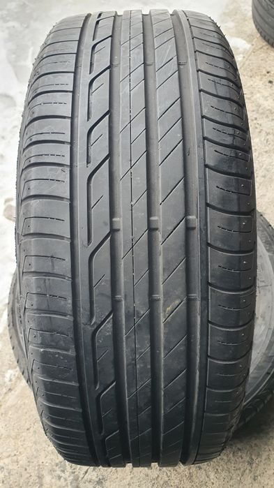 215/55 R17  4шт Bridgestone (Бриджестон) Авторезина, шини.