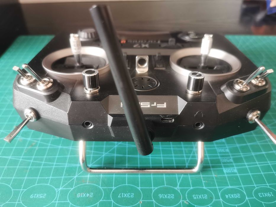 Aparatura Taranis QX7 + 2x RXSR, RX6R