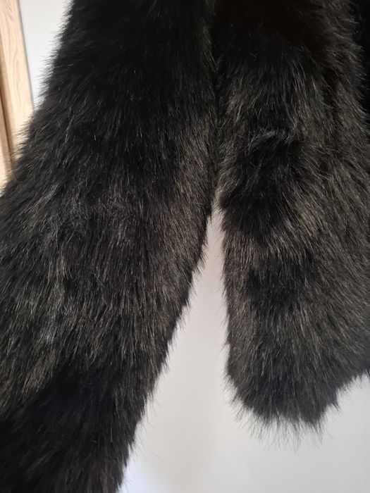 Czarne futerko rozmiar S