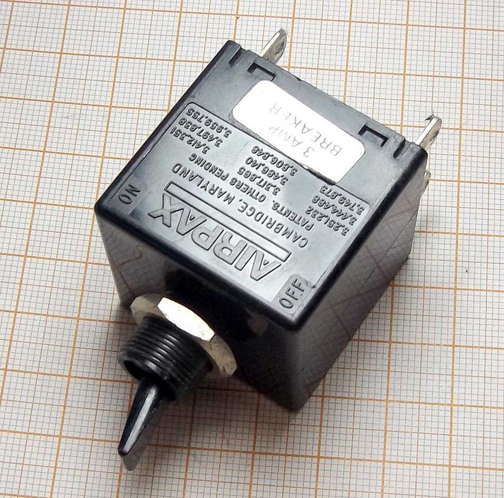 Przełącznik AIRPAX 3A Circuit BREAKER [085-S1]