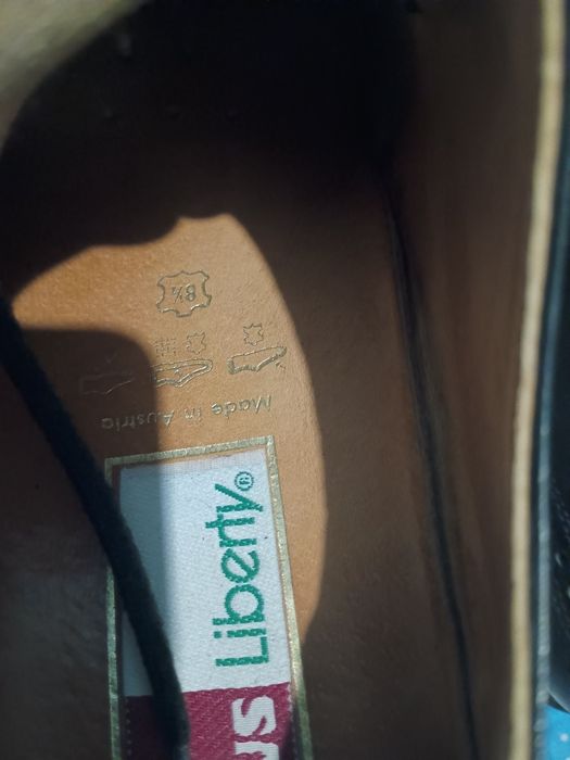 Чорні шкіряні туфлі-броги дерби Gallus Liberty