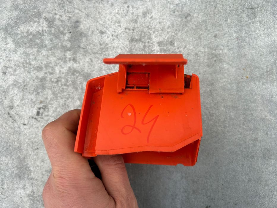 Osłona Pokrywa Filtra DOLMAR PS 100 PS 341 400 MAKITA DCS 341 400 (24