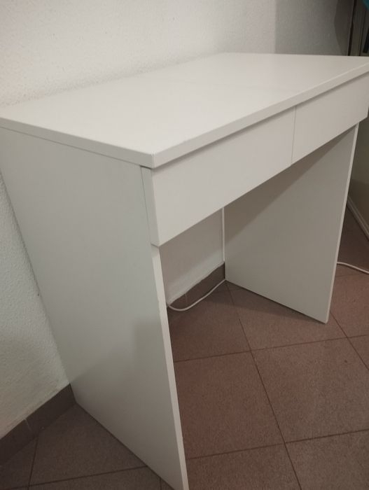 Mesa com cadeira