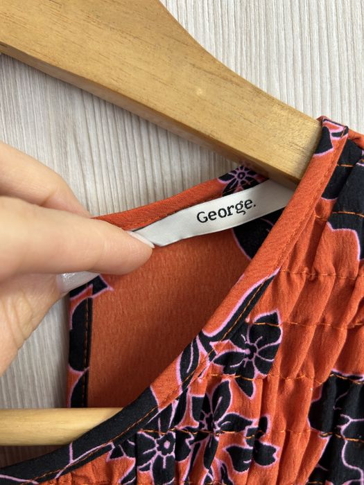 Сукня жіноча довга