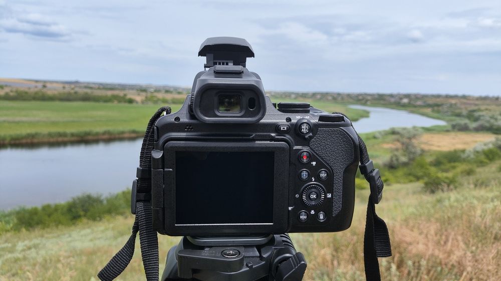 Nikon Coolpix P1000 125x Zoom Wi-Fi 4K + Сумка  зумовик