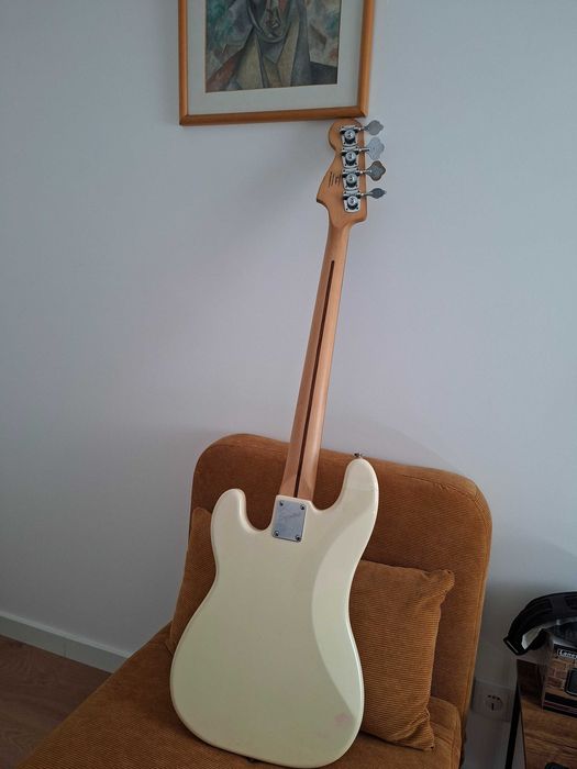 Baixo Squier P/Bass Affinity