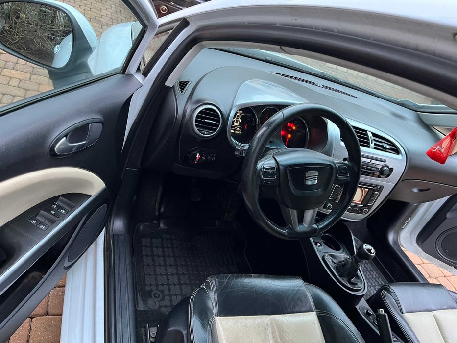 Seat Leon SPORT-1.9TDI-2013r120KM-KlimAbsAlumSkóraNaviKraj Fvat ZAMIAN