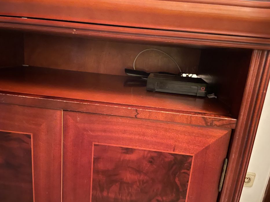 Móvel de apoio a TV