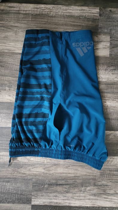 świetne treningowe spodenki Adidas jak nowe 176