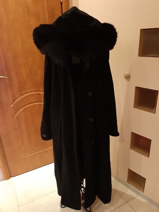 Płaszcz czarny L damski kaptur peleryna sztuczne futerko kurtka oversi