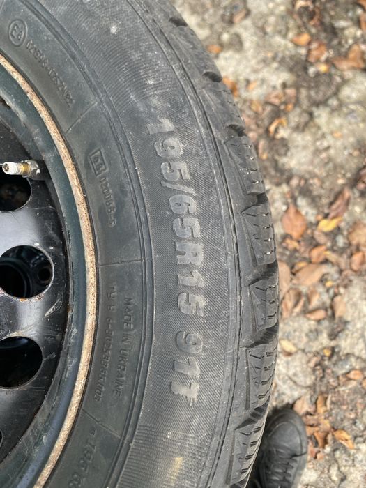 Продам зимові колеса 195/65R15