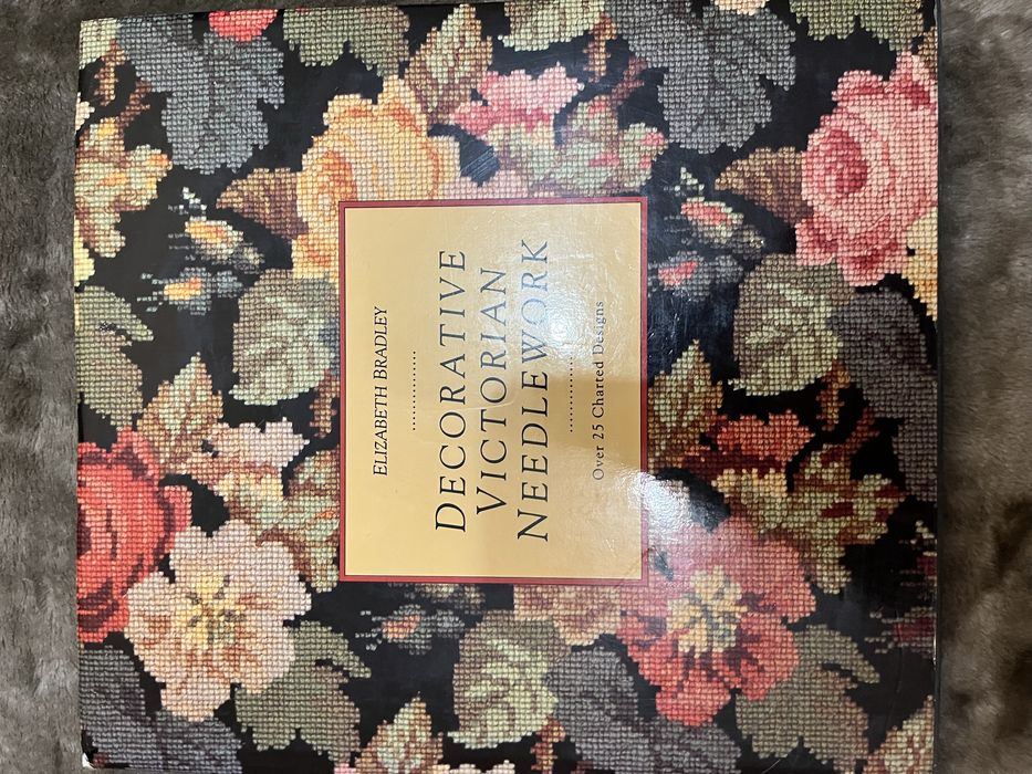 Книги з вишивки комплект