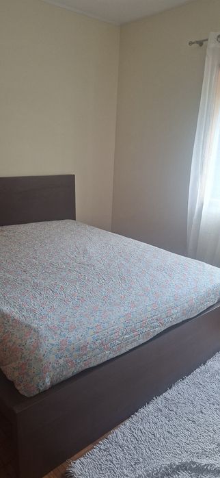 Cama e comoda Malm