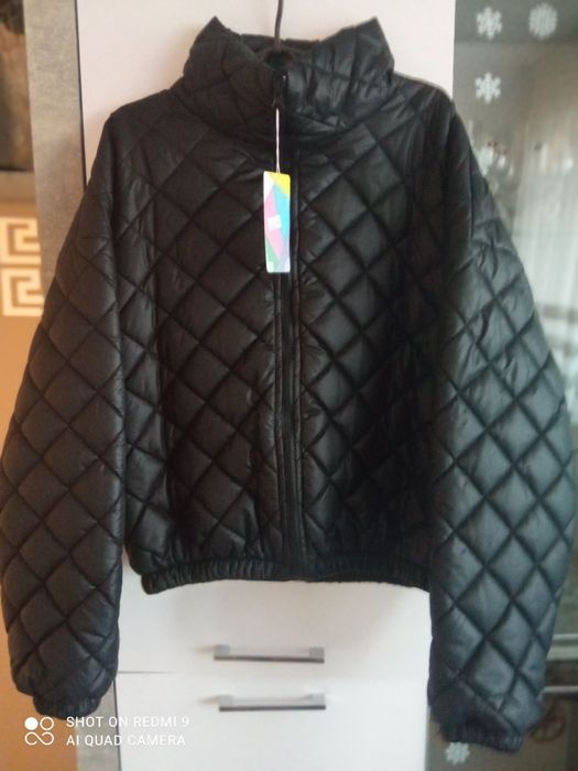 Продається жіноча весняна куртка