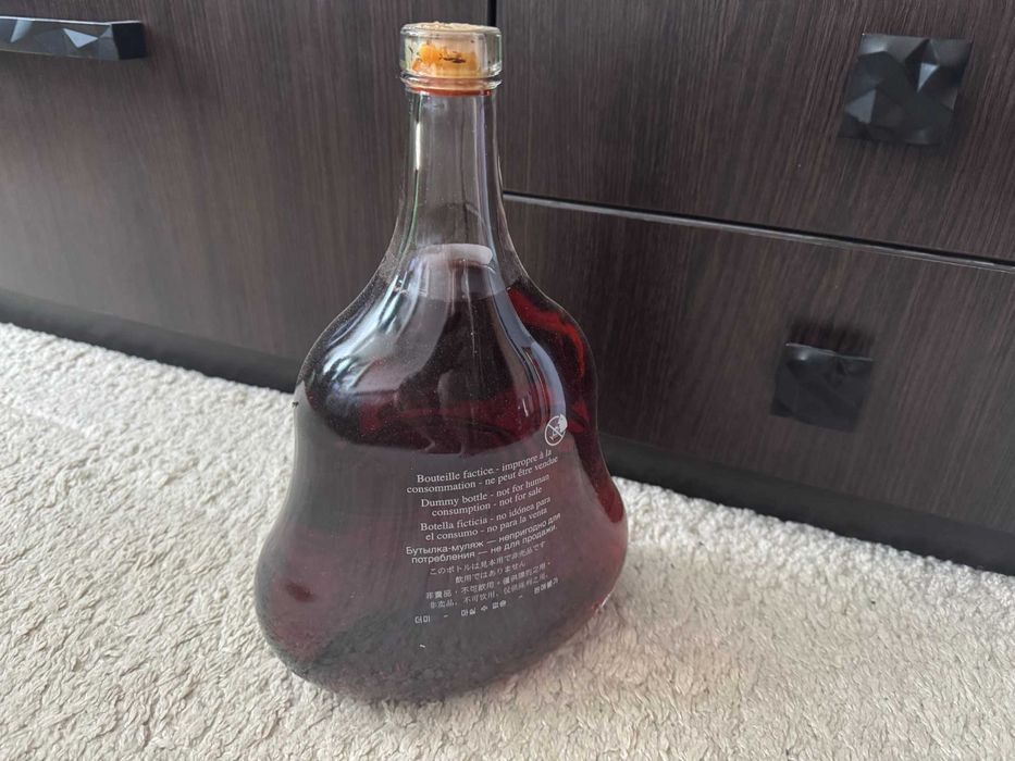 Бутылка Hennessy Коньяк (макет) (большая бутылка): 900 грн