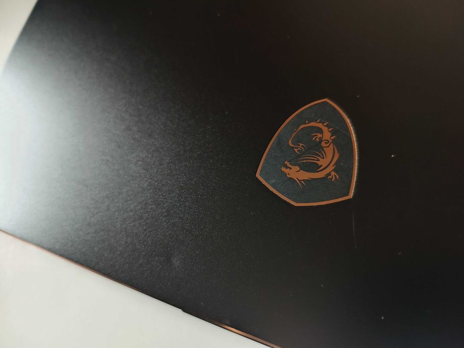 MSI GS65 Stealth 9SE i7-7950H 32GB nVIDIA RTX2060 6G SSD1Tb