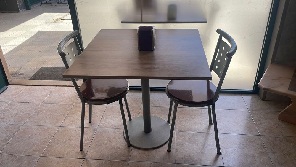 Kit de mesa e cadeira a venda