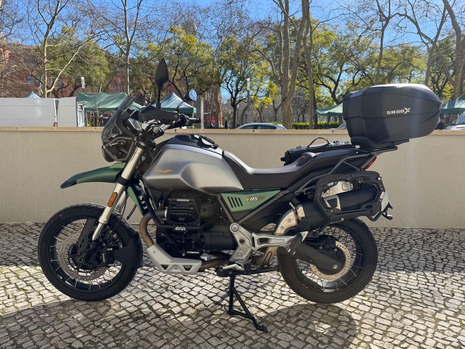 2021 Moto Guzzi V85TT