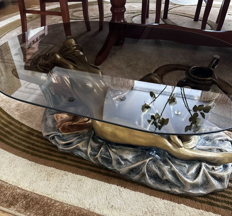 Журнальний столик