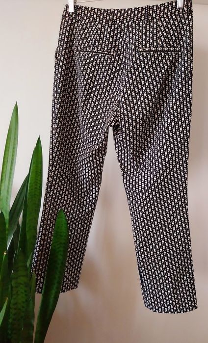 Spodnie wzorzyste 38