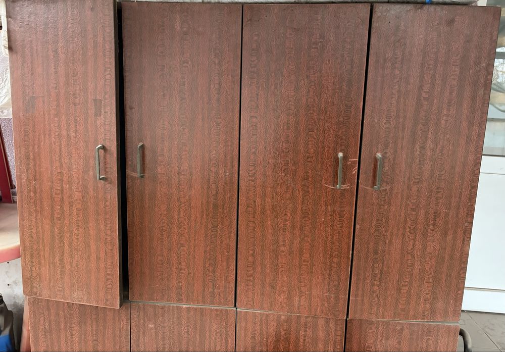 Продам стару тумбу