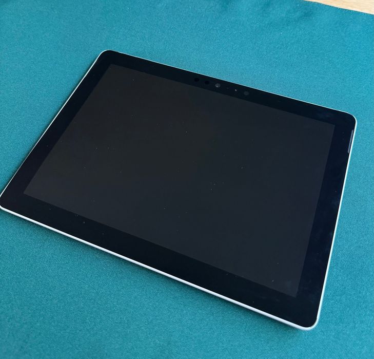 Microsoft Surface Go + klawiatura