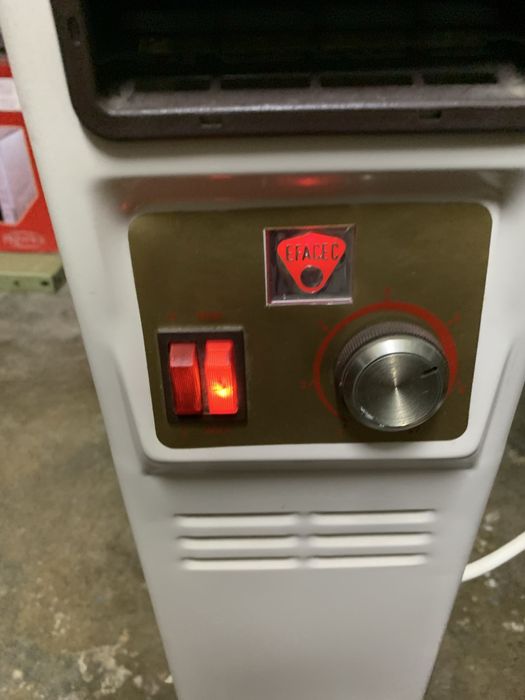 Aquecedor a oleo de 12 varas . Marca Efagec