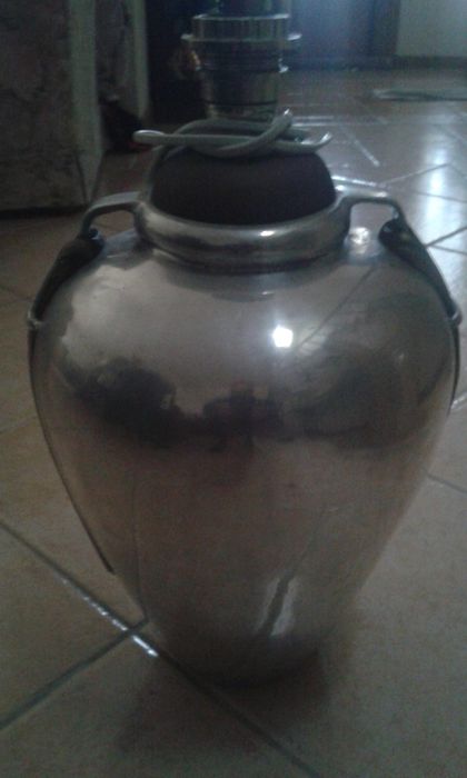 Candeeiro em estanho (muito pesado), sem abajour, retro/vintage