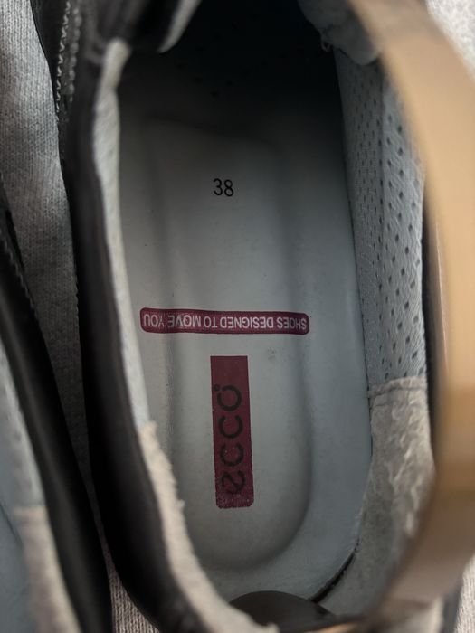 Ecco шкіряні кросівки 38