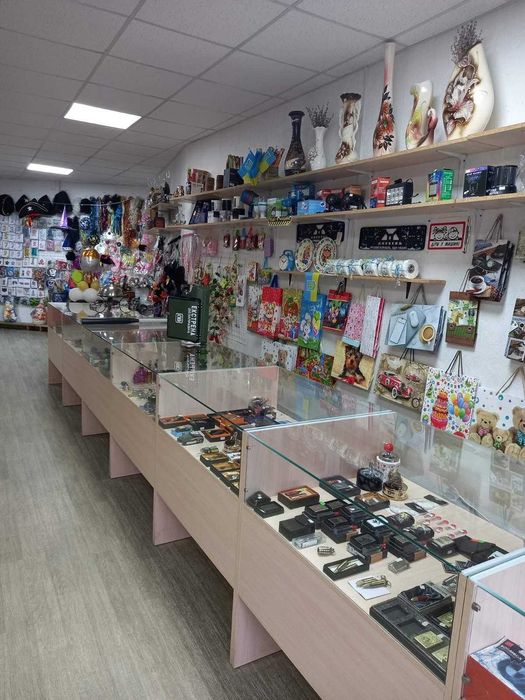 Приміщення в людному місці!