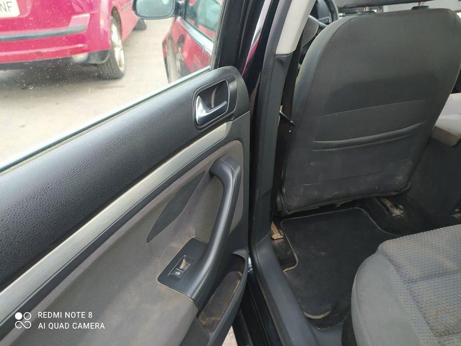 Guarda-Lamas Frente Direito Volkswagen Jetta
