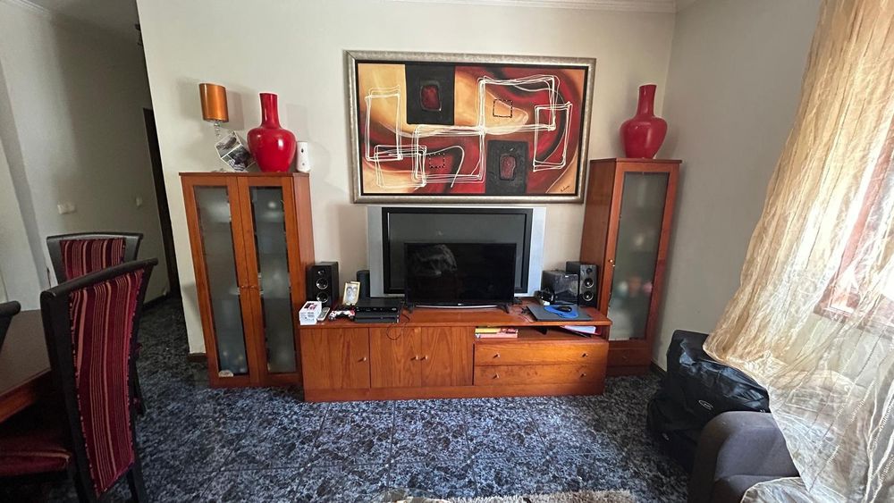 Vendo estantes de madeira juntas ou separadas