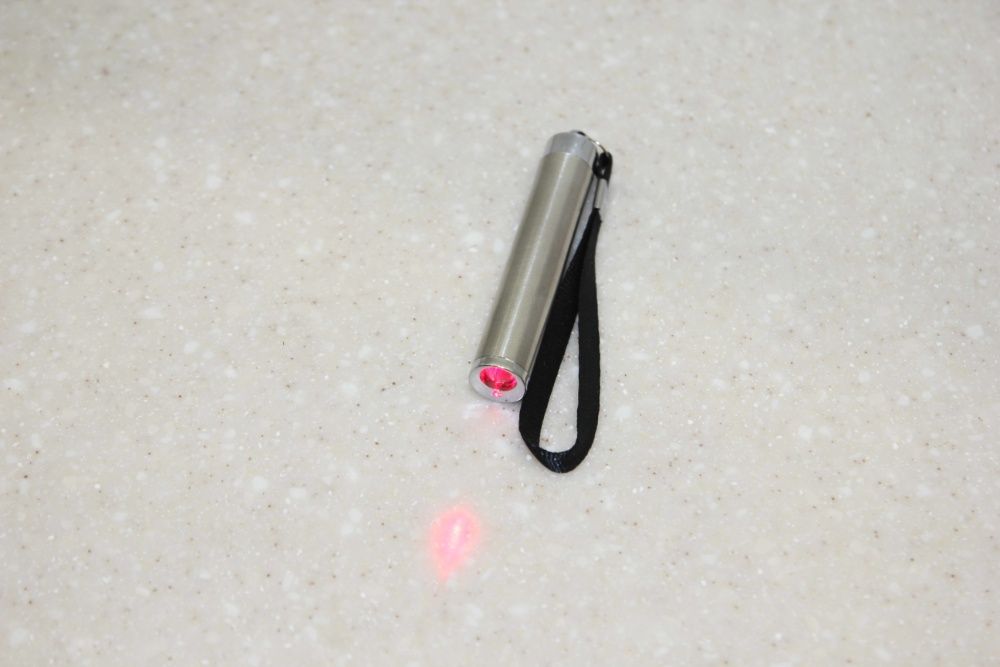 НОВАЯ Лазерная указка + LED фонарик с батарейками