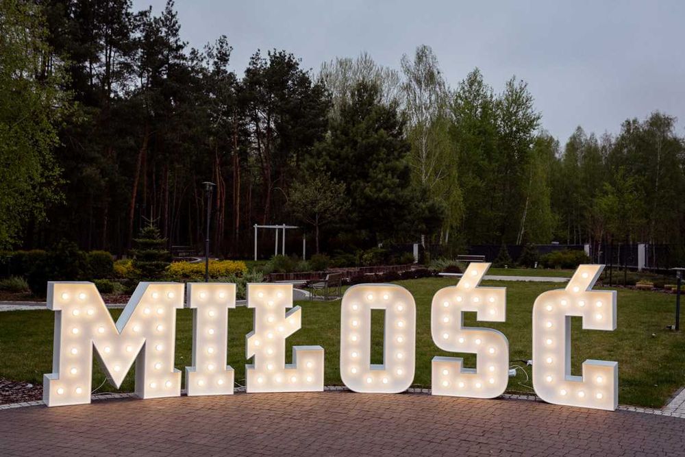 Podświetlane przestrzennie litery, cyfry, znaki specjalne LOVE, MIŁOŚĆ