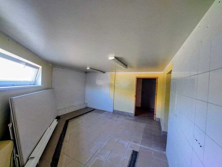 Lokal / Suterena 100 m² z WC | Magazyn, Studio fotograficzne, Sala prób | Radomsko