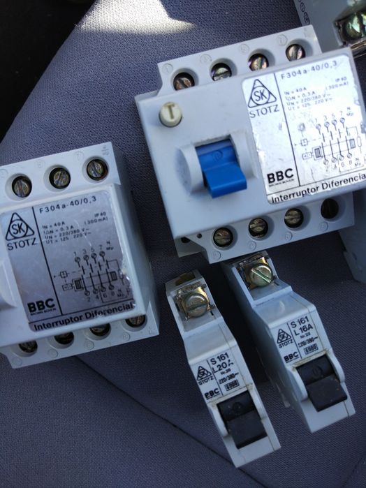 ALL THESE Circuit Breakers64550353231235120