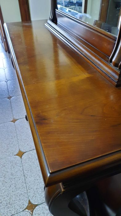 Aparador com Espelho