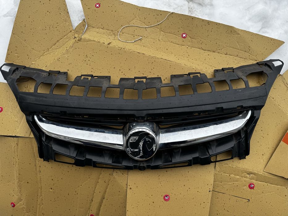 Решітка в бампер для opel astra j 2013