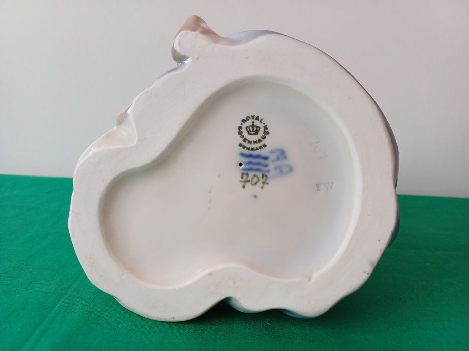 Figurka porcelanowa Royal Copenhagen  707