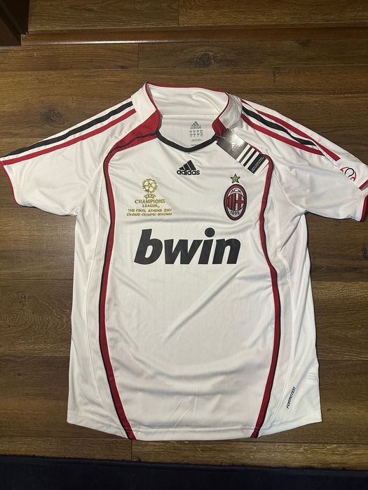 AC Milan adidas jersey M nowy
AC Milan adidas jersey M nowy