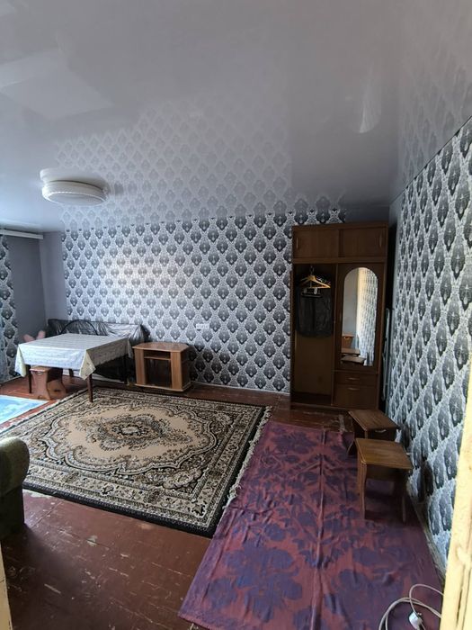 Продається 2-х кімнатна квартира в смт.Люблинець