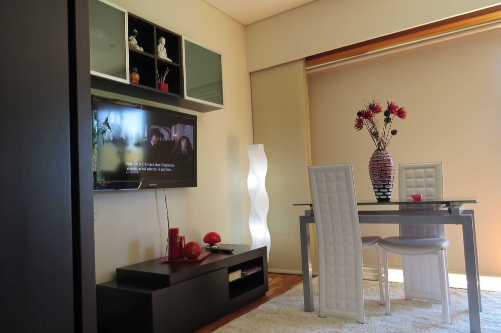 Estúdio T0 de luxo em condomínio privado com piscina e campo de ténis